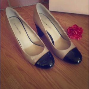 Вαndolínσ pαtєnt lєαthєr twσ-tσnє hєєlѕ